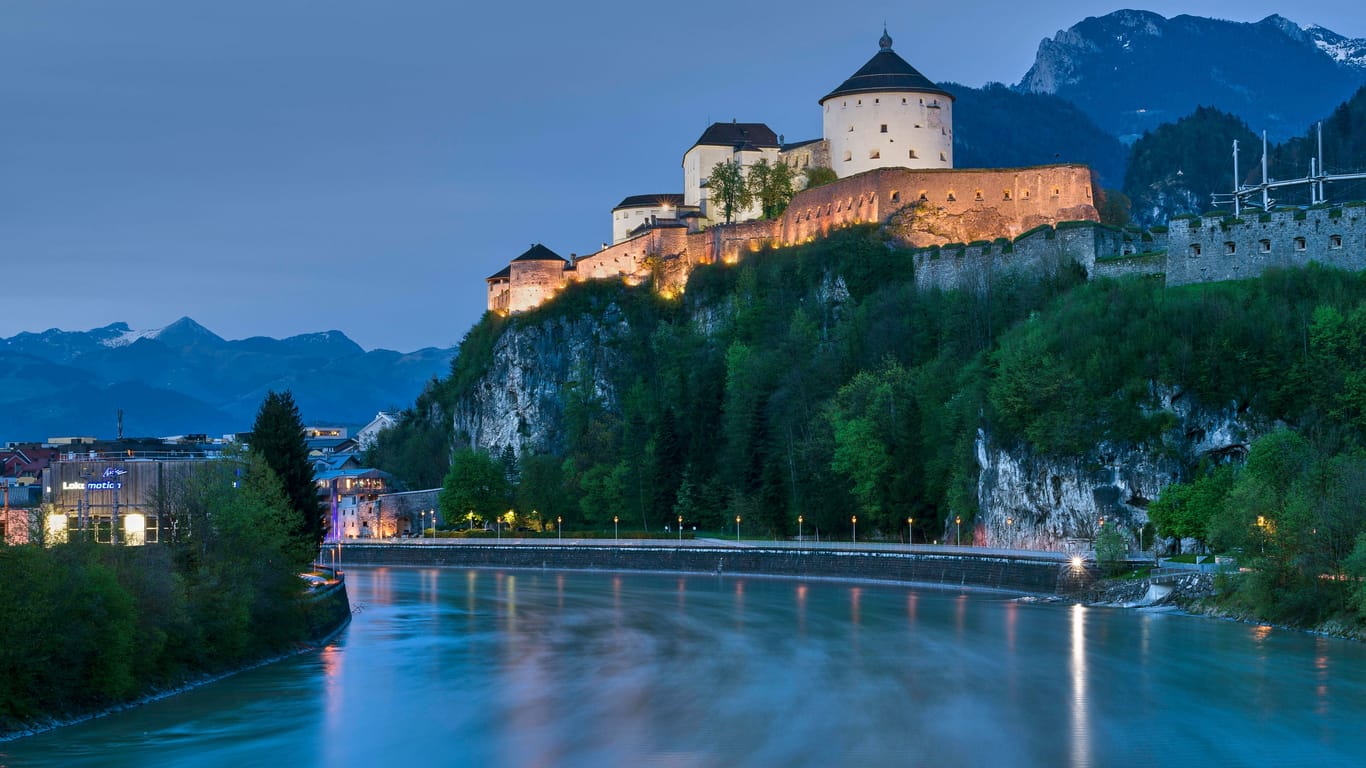 Die Festung Kufstein ist das Wahrzeichen der Stadt in Tirol.