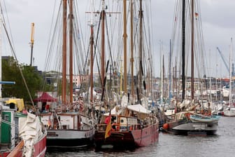 Rostock: Hier findet die 32. Hanse Sail statt.