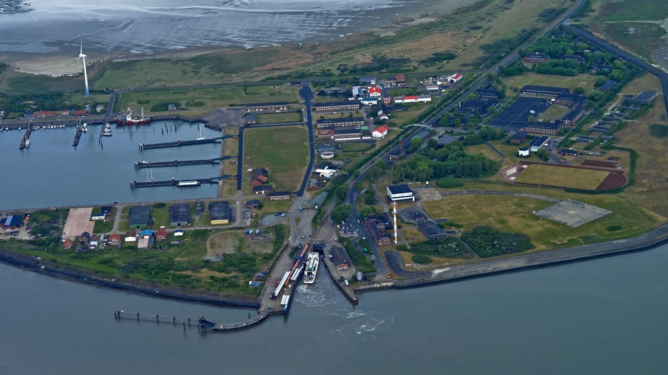 Luftbild vom Hafen auf Borkum (Archivfoto): Die Schifffahrt soll nicht beeinträchtigt werden.