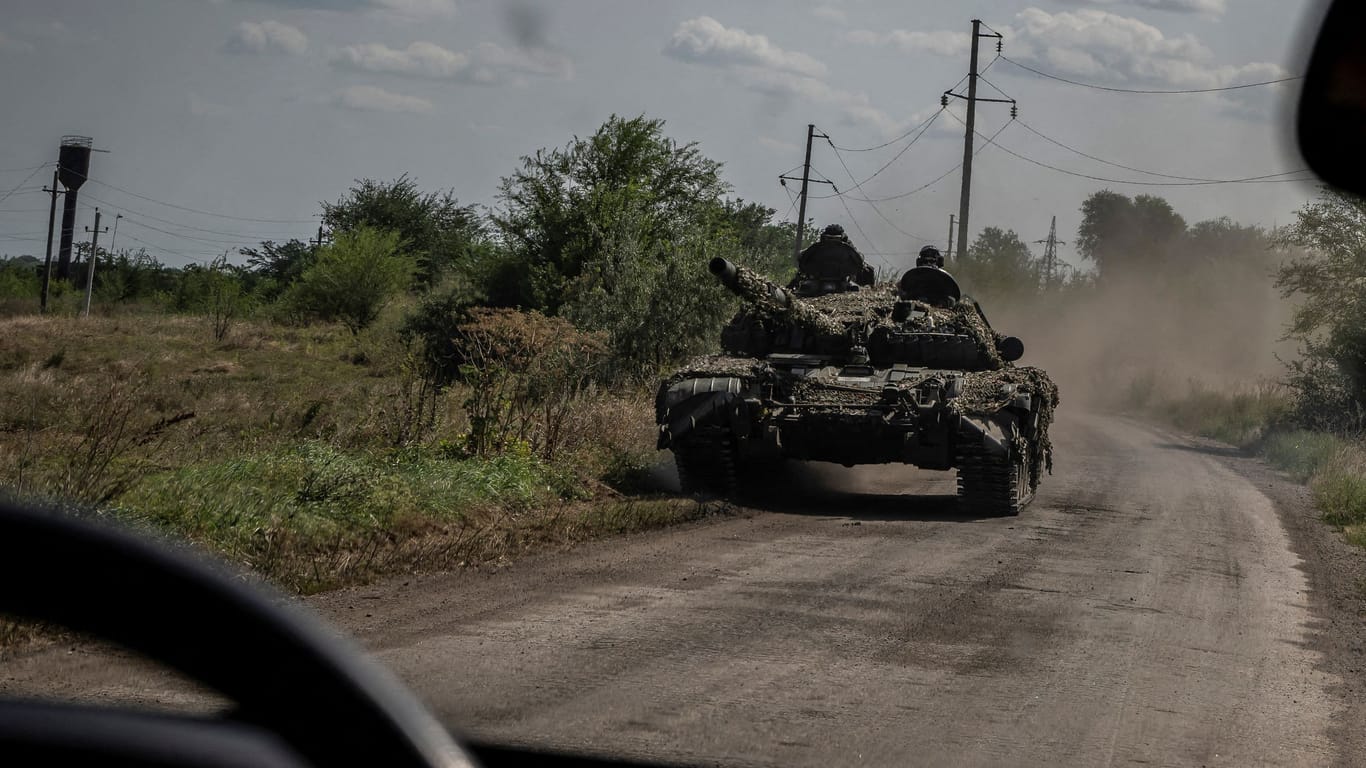 Ein ukrainischer Panzer in der Nähe von Robotyne: Hier soll die Ukraine kurz vor einem Durchbruch der ersten russischen Verteidigungslinie stehen.