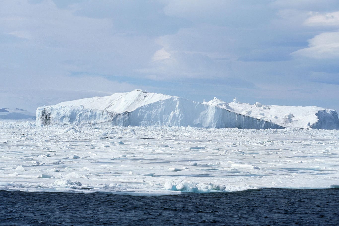 Eisfeld in der Antarktis (Symbolbild): Fast der gesamte Kontinent ist von Eis bedeckt.