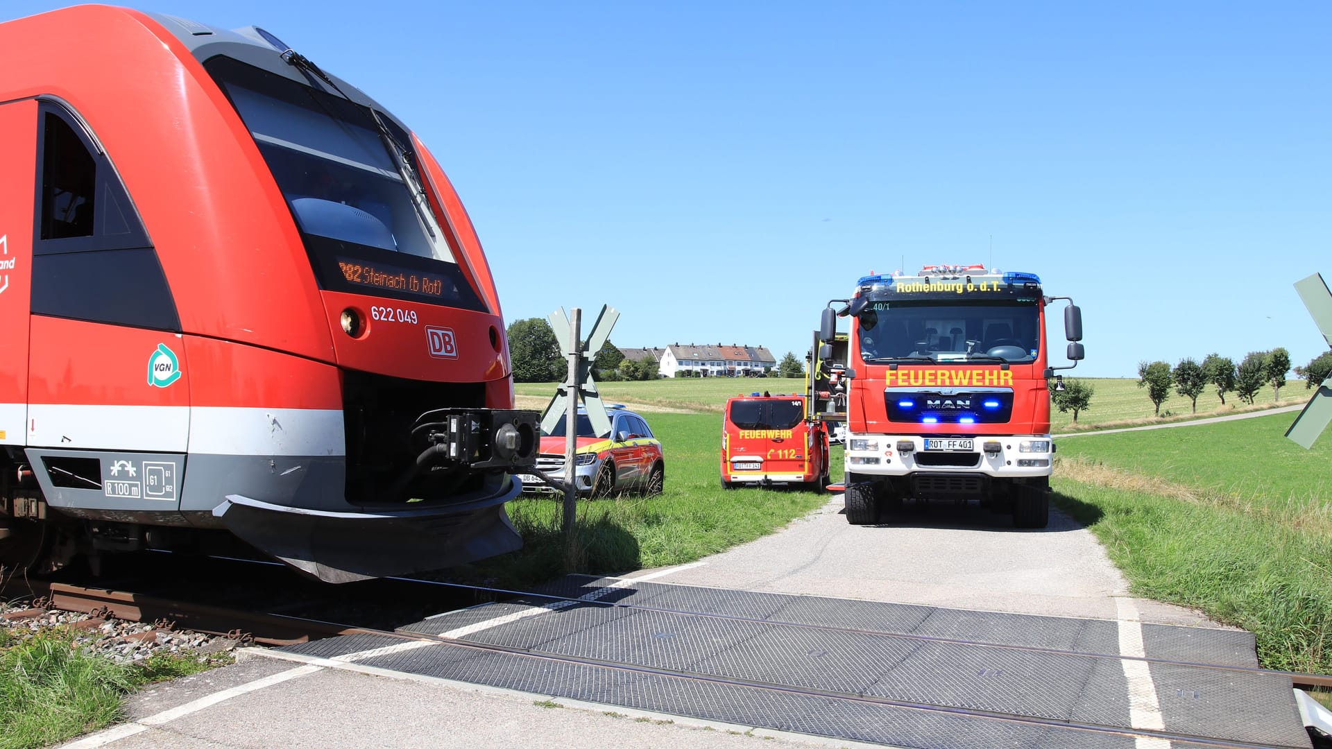 In Mittelfranken erfasste eine Regionalbahn einen Radfahrer.