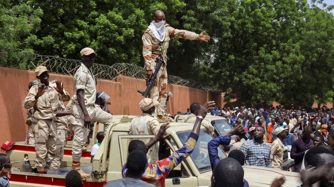 Sogenannte Sicherheitskräfte in Niger: Seit Jahren das Land wie seine Nachbarländer in der Sahel-Zone ein gravierendes Sicherheitsproblem.