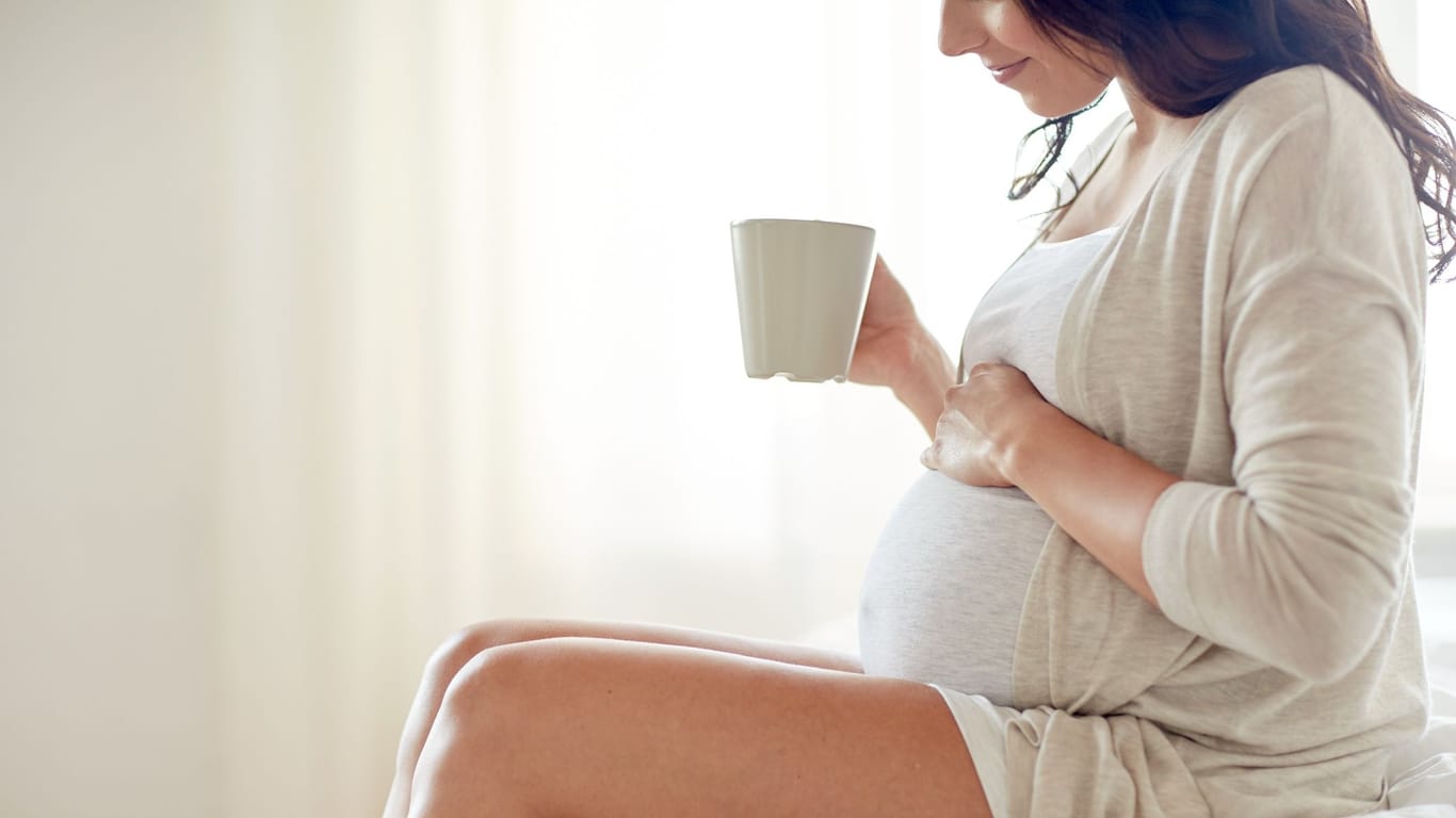 Entspannung in der Schwangerschaft: Eine wohltuende Tasse Tee für werdende Mütter.