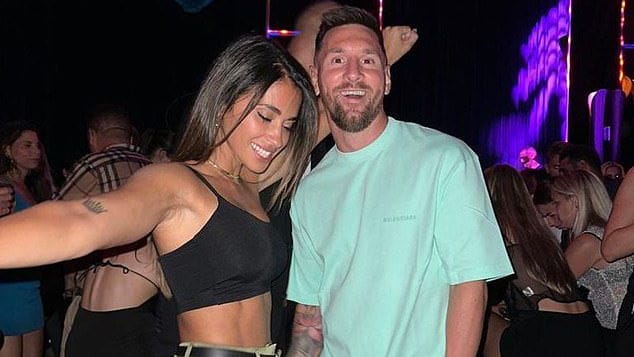 Messi an besagtem Abend im Restaurant "Gekko" mit Ehefrau Antonela Roccuzzo.