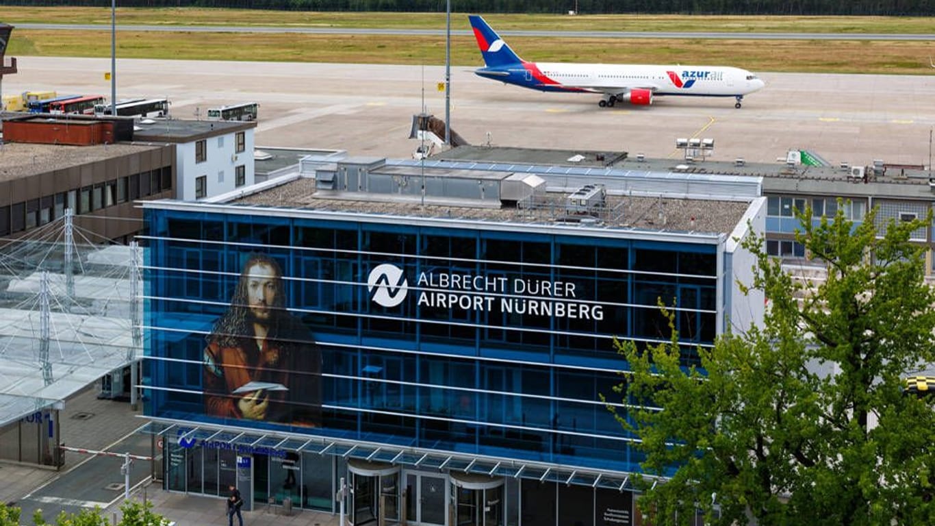 Der Flughafen Nürnberg ist regelmäßig Anlaufpunkt für Planespotter. Hier finden sie die besten Aussichtspunkte.