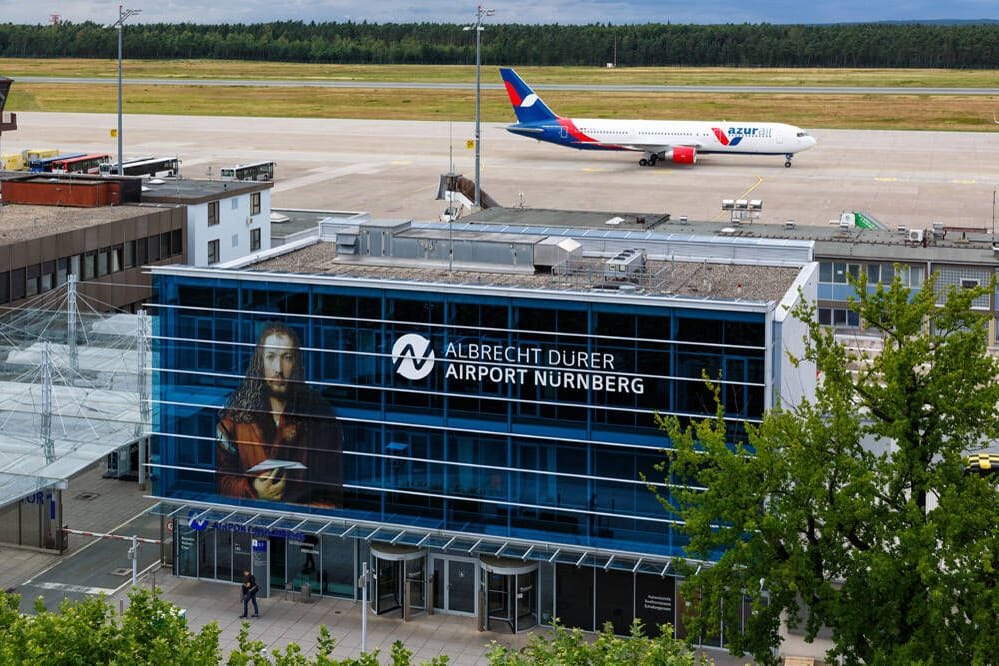 Der Flughafen Nürnberg ist regelmäßig Anlaufpunkt für Planespotter. Hier finden sie die besten Aussichtspunkte.