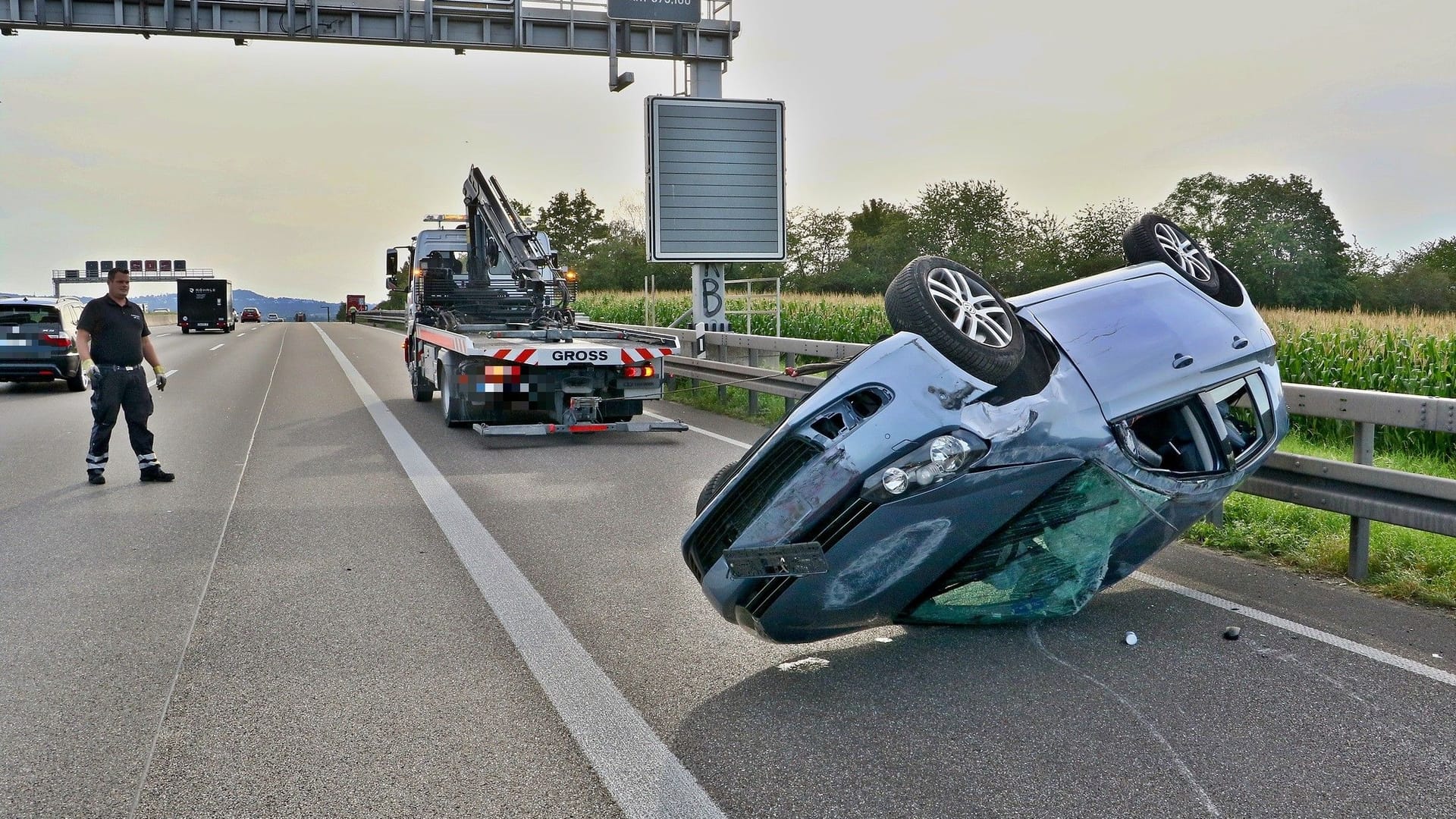 Unfallauto auf der B81: Es kam zu einem längeren Stau.