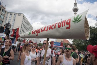 Hanfparade in Berlin (Archivbild): Am 12. August ziehen Cannabis-Befürworter wieder durch die Hauptstadt.