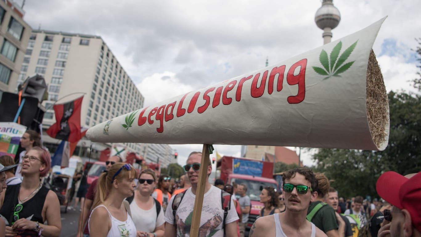 Hanfparade in Berlin (Archivbild): Am 12. August ziehen Cannabis-Befürworter wieder durch die Hauptstadt.