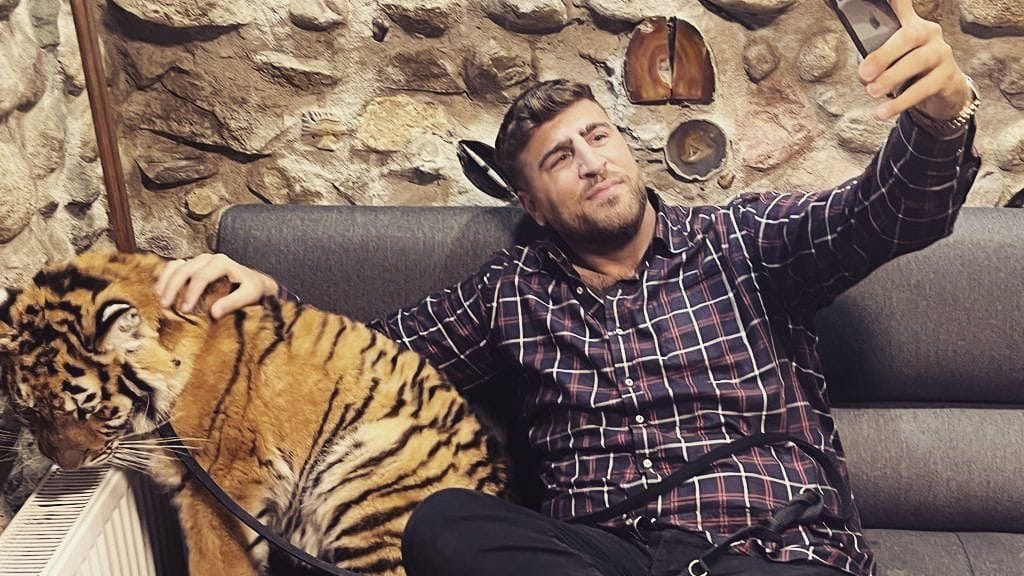 Firas Remmo und ein Tiger