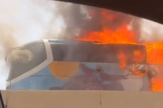 Reisebus gerät auf Gran Canaria in Brand