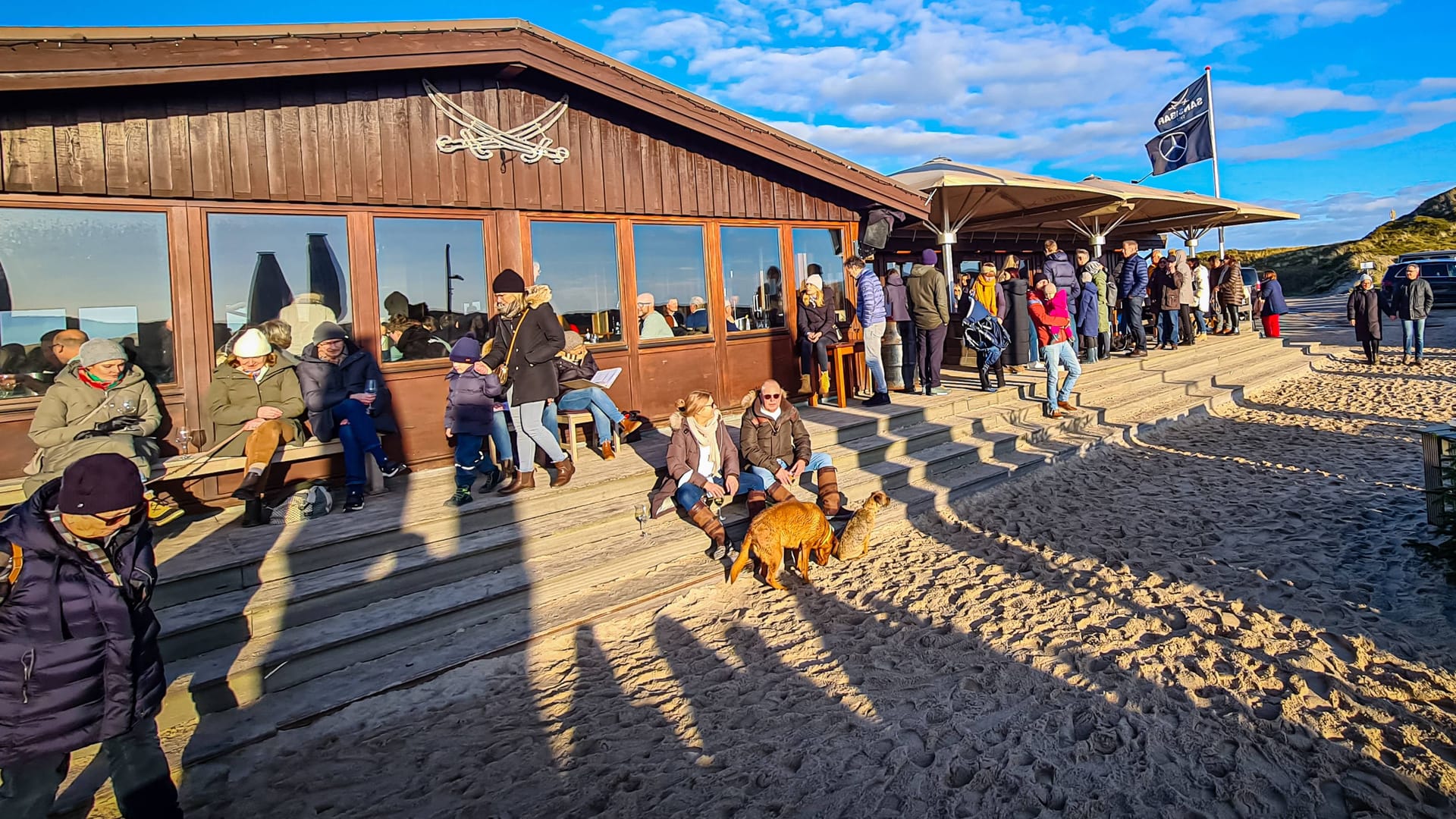 Die berühmte Sansibar in den Dünen von Rantum auf Sylt: Das Lokal ist nicht nur bei Urlaubern beliebt.