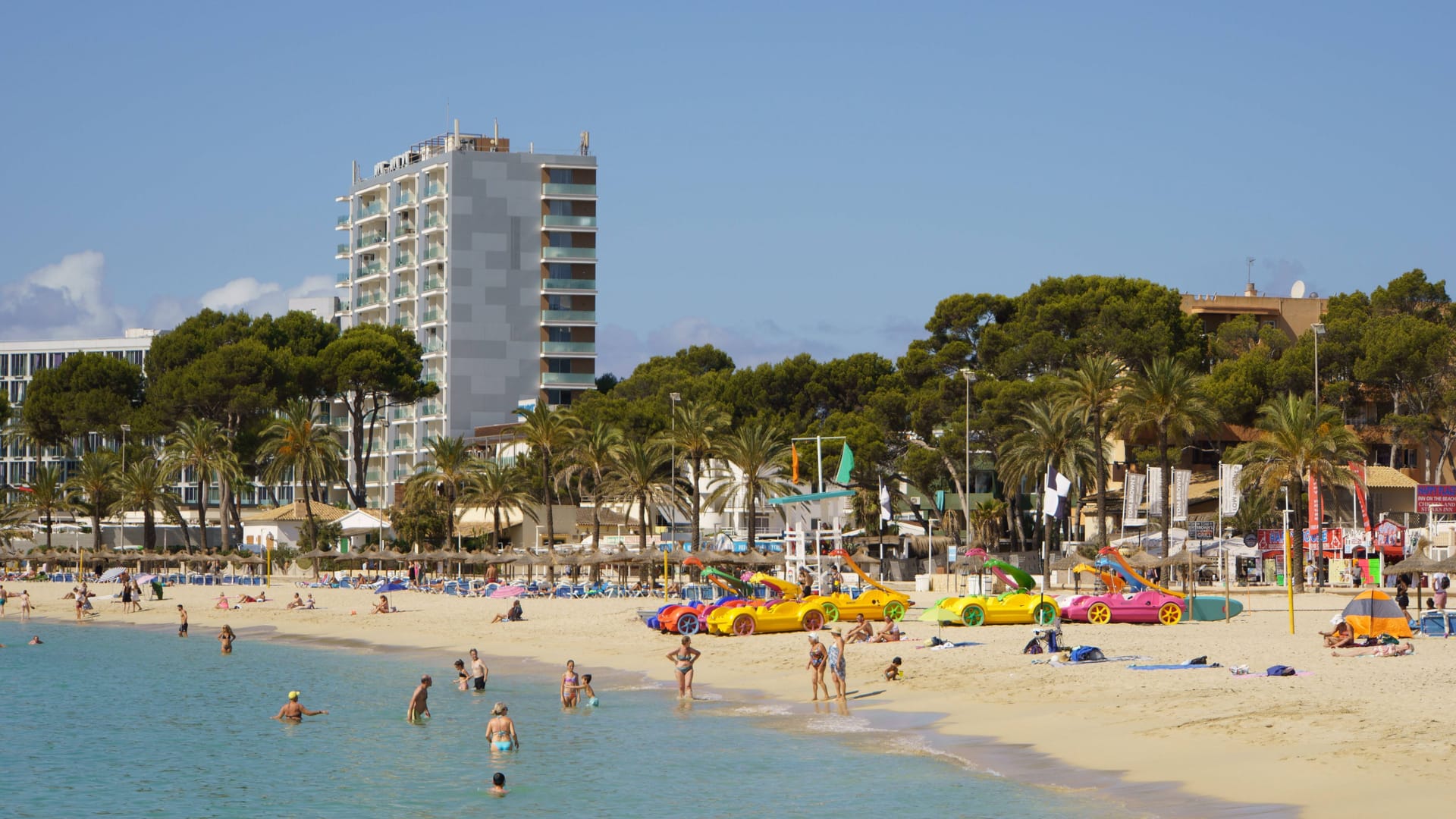 Blick auf Magaluf (Archivbild): Acht Männer sollen eine Frau vergewaltigt haben.