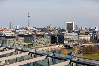 Berlin von oben: In der Hauptstadt hat es einen lauten Knall gegeben.