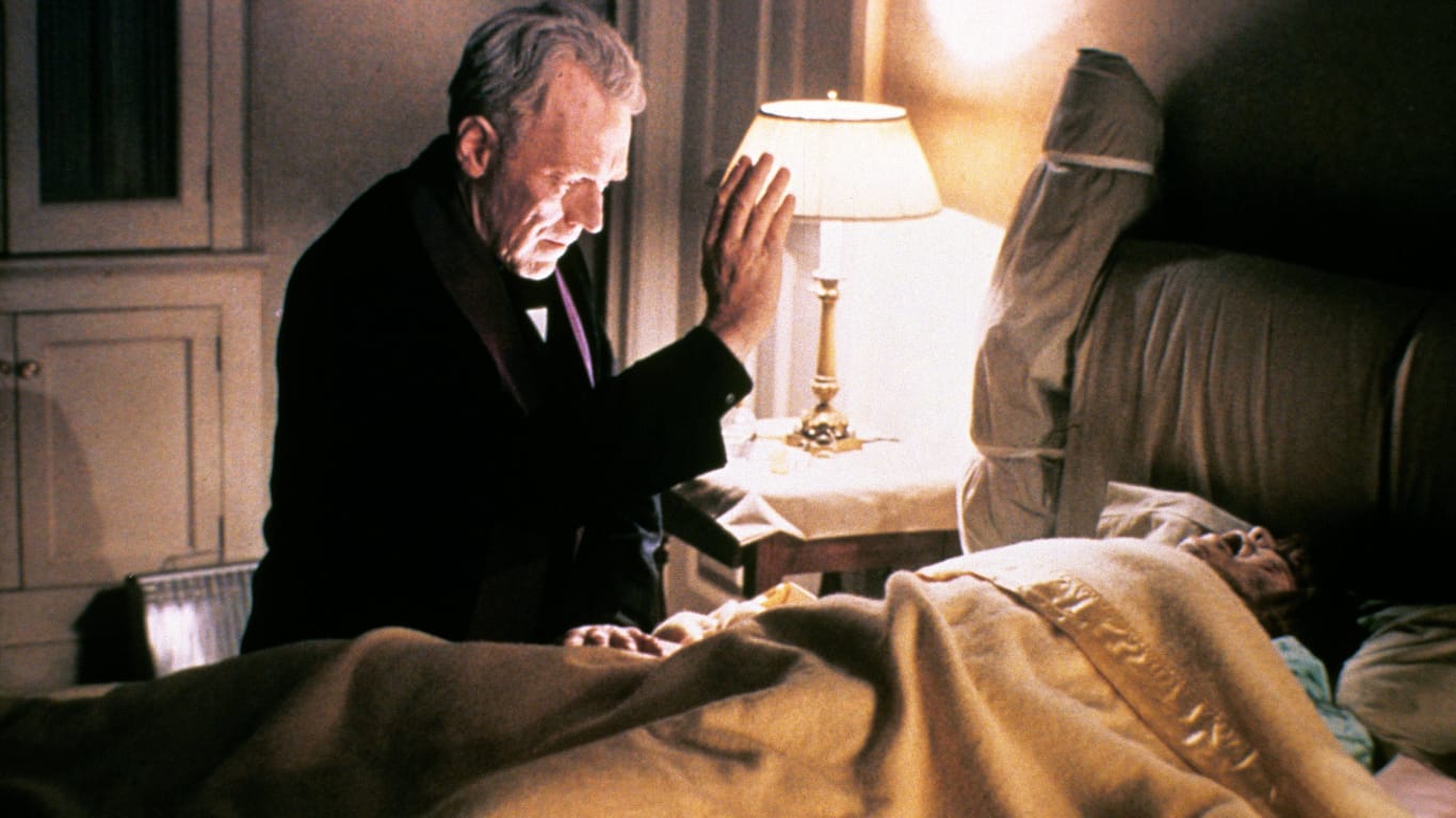 Max von Sydow und Linda Blair in William Friedkins "Der Exorzist".