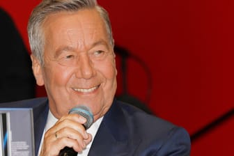 Roland Kaiser: Er hat drei leibliche Kinder. Roland Kaiser: Er hat drei leibliche Kinder.