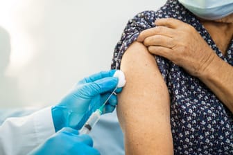 Corona-Impfung: Es laufen mehrere Klagen wegen möglicher Impfschäden.