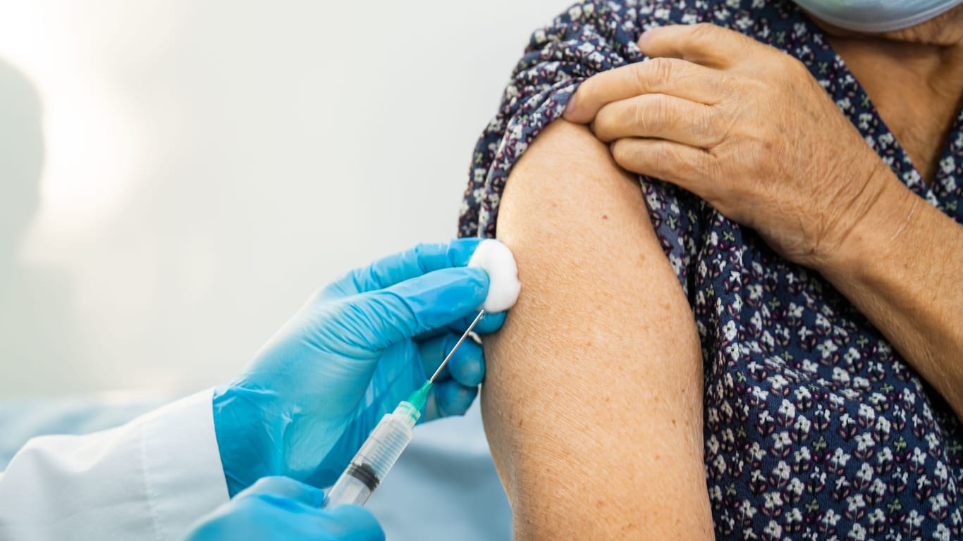 Corona-Impfung: Es laufen mehrere Klagen wegen möglicher Impfschäden.