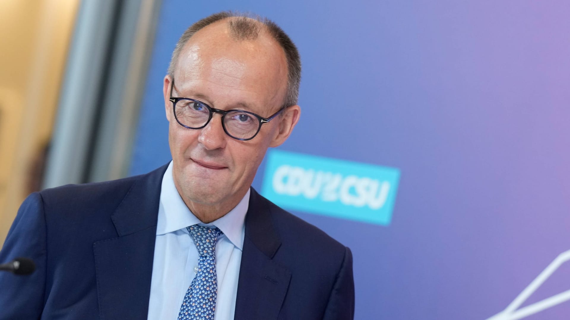 Friedrich Merz: Der CDU-Chef äußerte sich zum Sozialstaat – er will, dass Empfänger von Sozialleistungen Arbeitsangebote annehmen müssen.