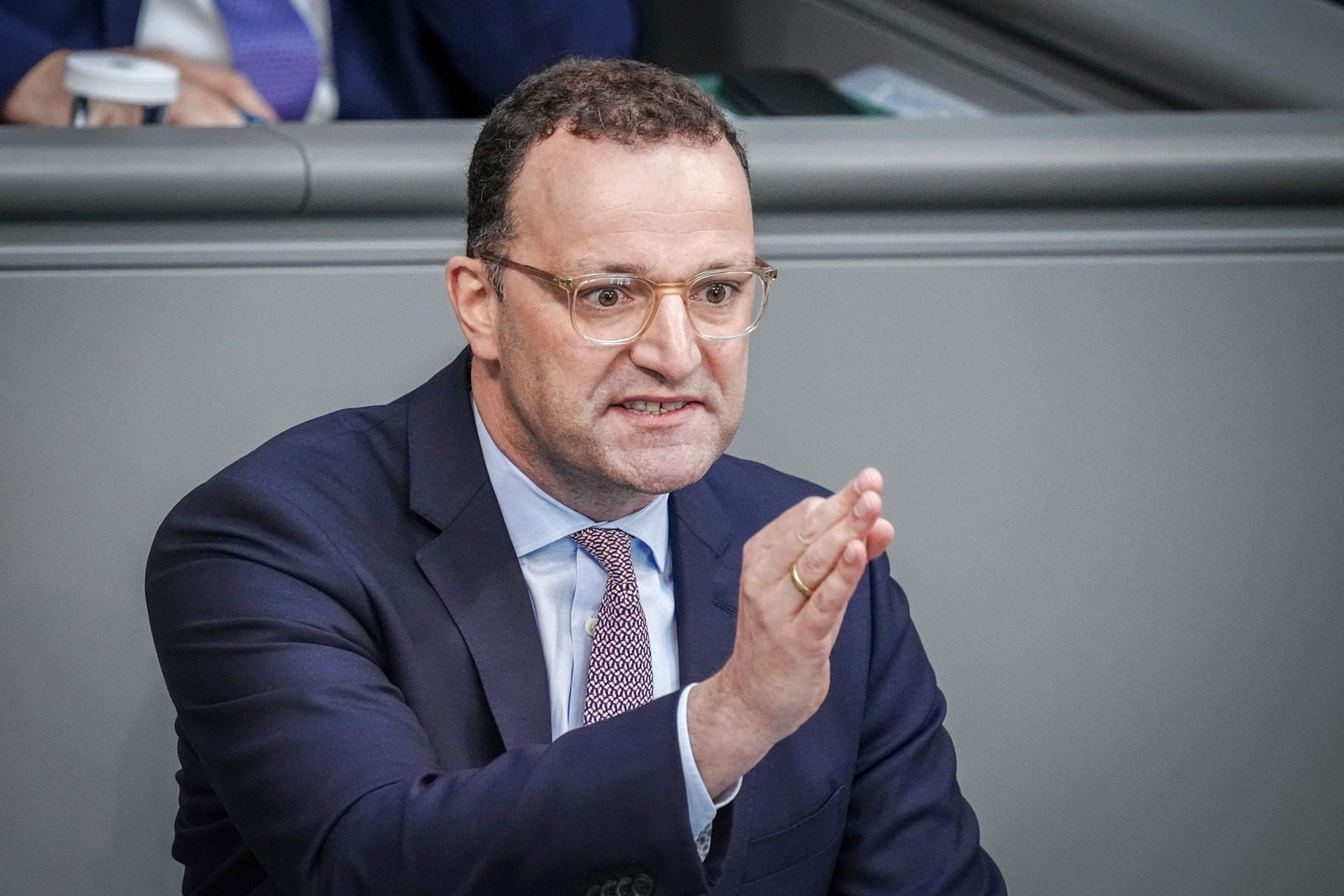 Jens Spahn (Archivbild): Er sieht mit Sorge den Vertrauensverlust in die politischen Parteien.