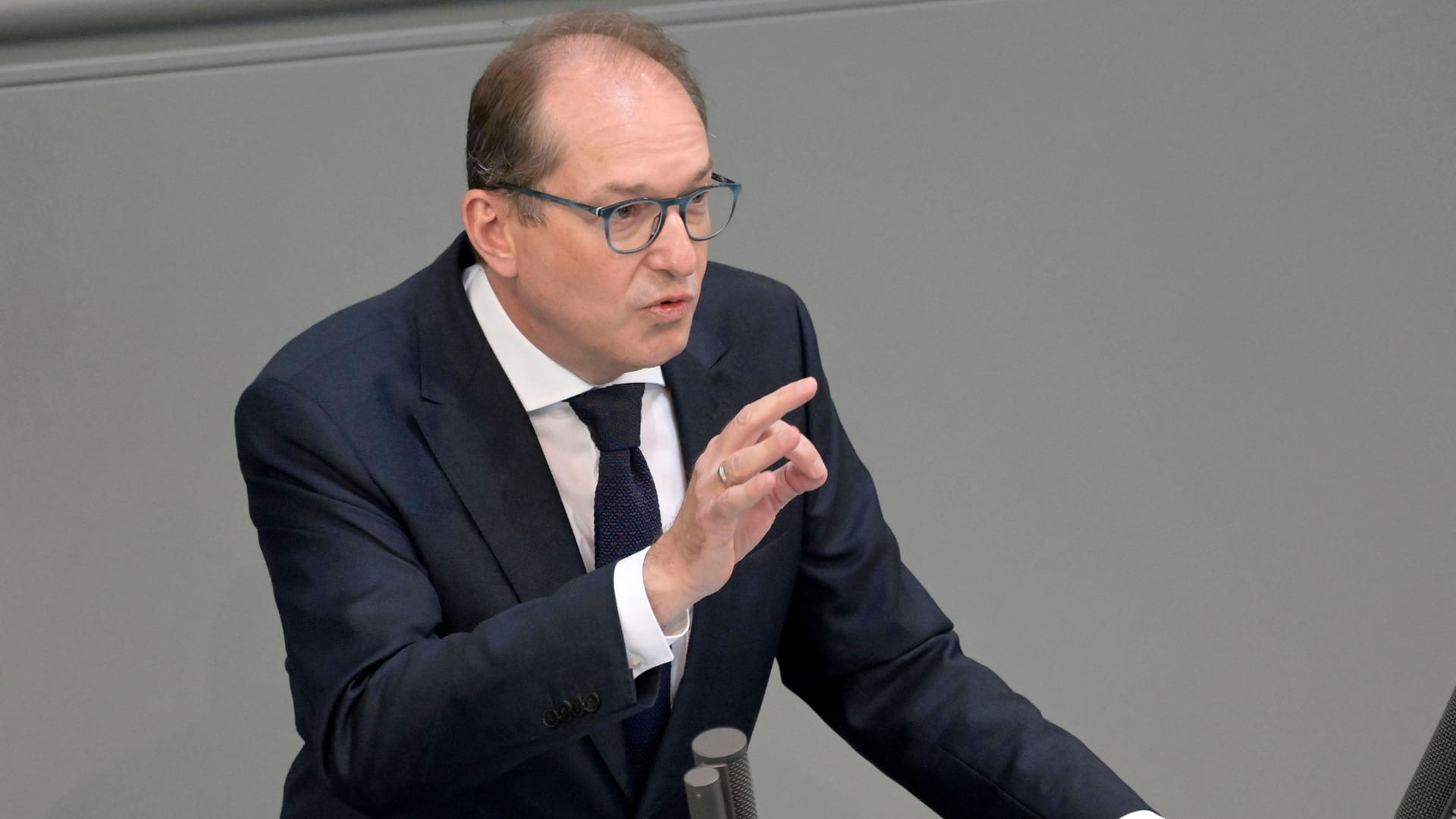 CSU-Politiker Alexander Dobrindt: "Fortschreitende Radikalisierung einiger Klimachaoten"