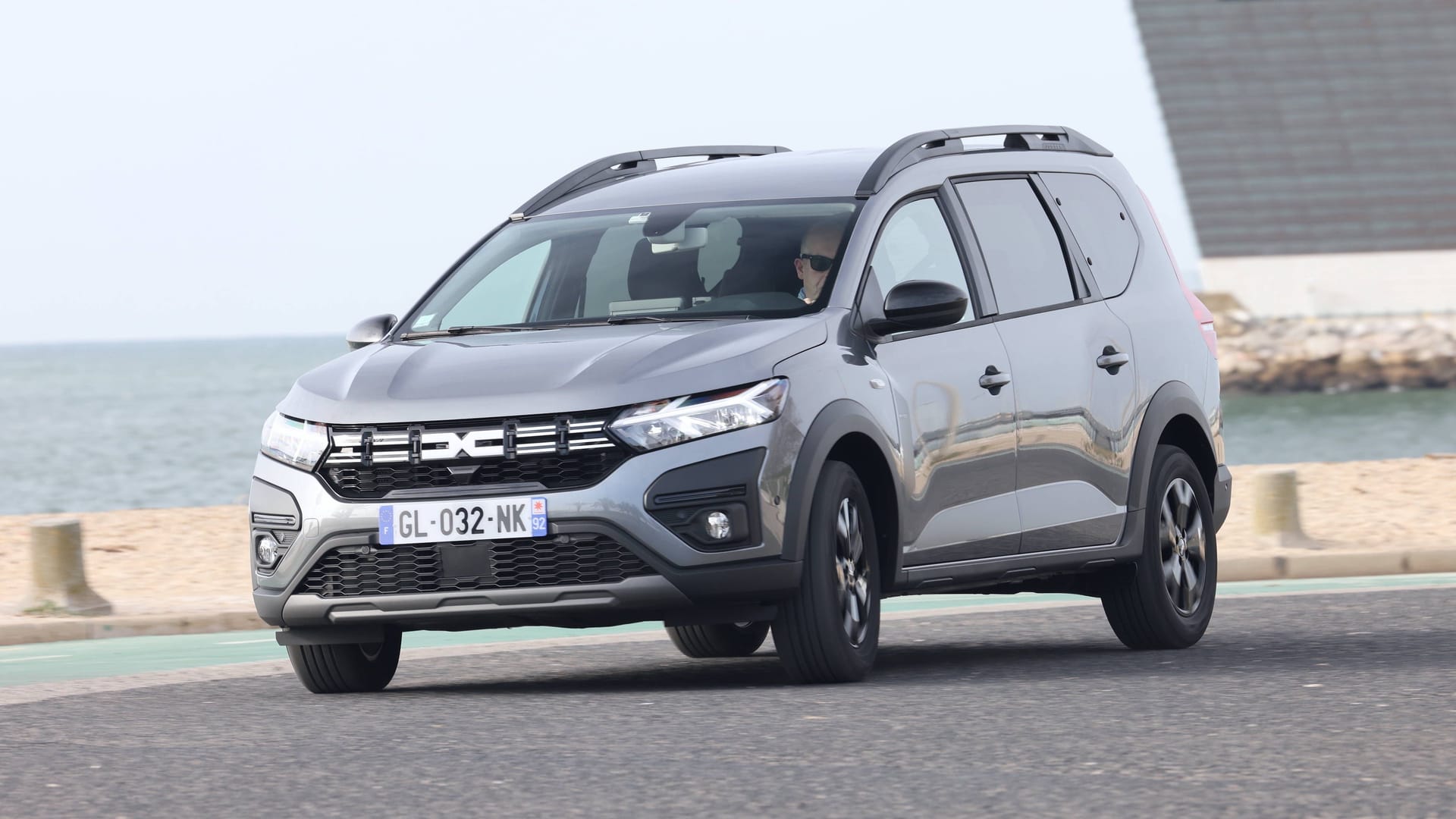 Dacia Jogger Hybrid: Der Wagen kann mit einem Campingmodul ausgestattet werden.