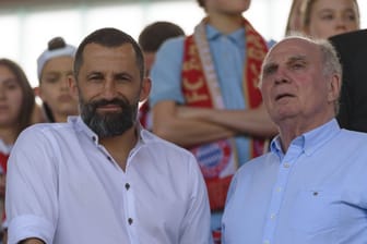 Hasan SalihamidΕΎiΔ und Uli HoeneΓ: Die beiden haben jahrelang zusammengearbeitet. Hasan SalihamidΕΎiΔ und Uli HoeneΓ: Die beiden haben jahrelang zusammengearbeitet.