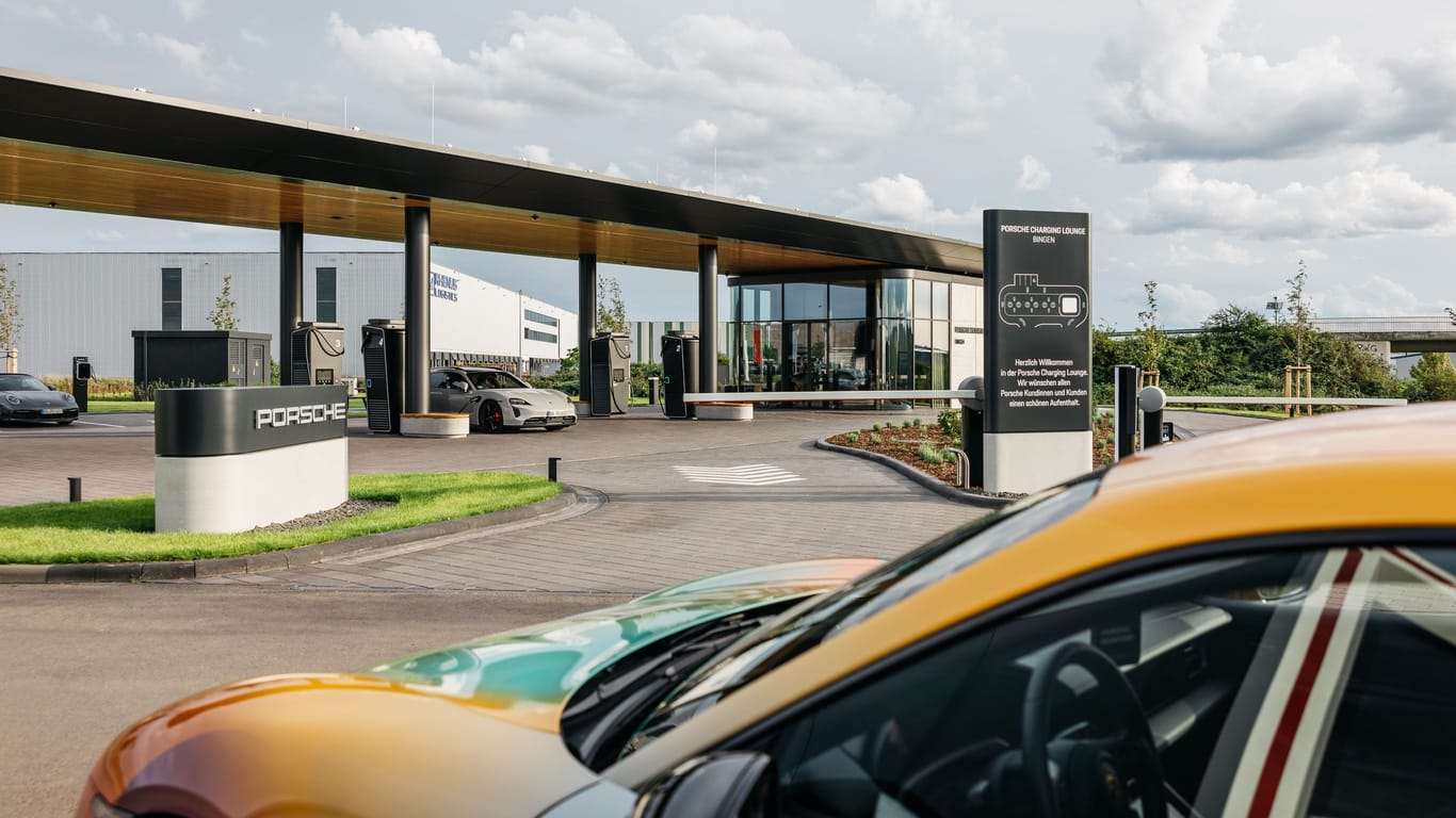 Exklusiv: Porsche hat seine erste Charging-Lounge in Bingen eröffnet – nur für Fahrer der Marke.