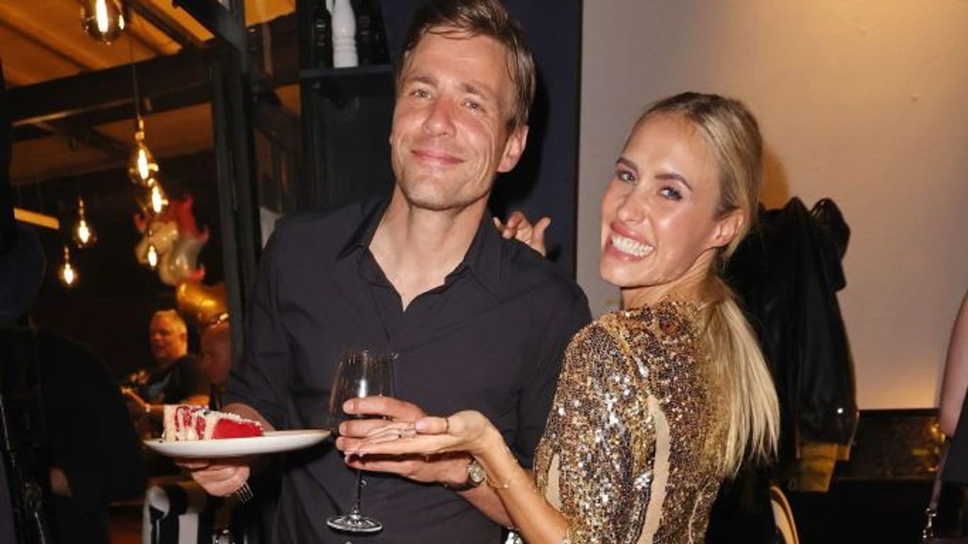 Alena Gerber mit ihrem Mann Clemens Fritz bei ihrer Geburtstagsparty.