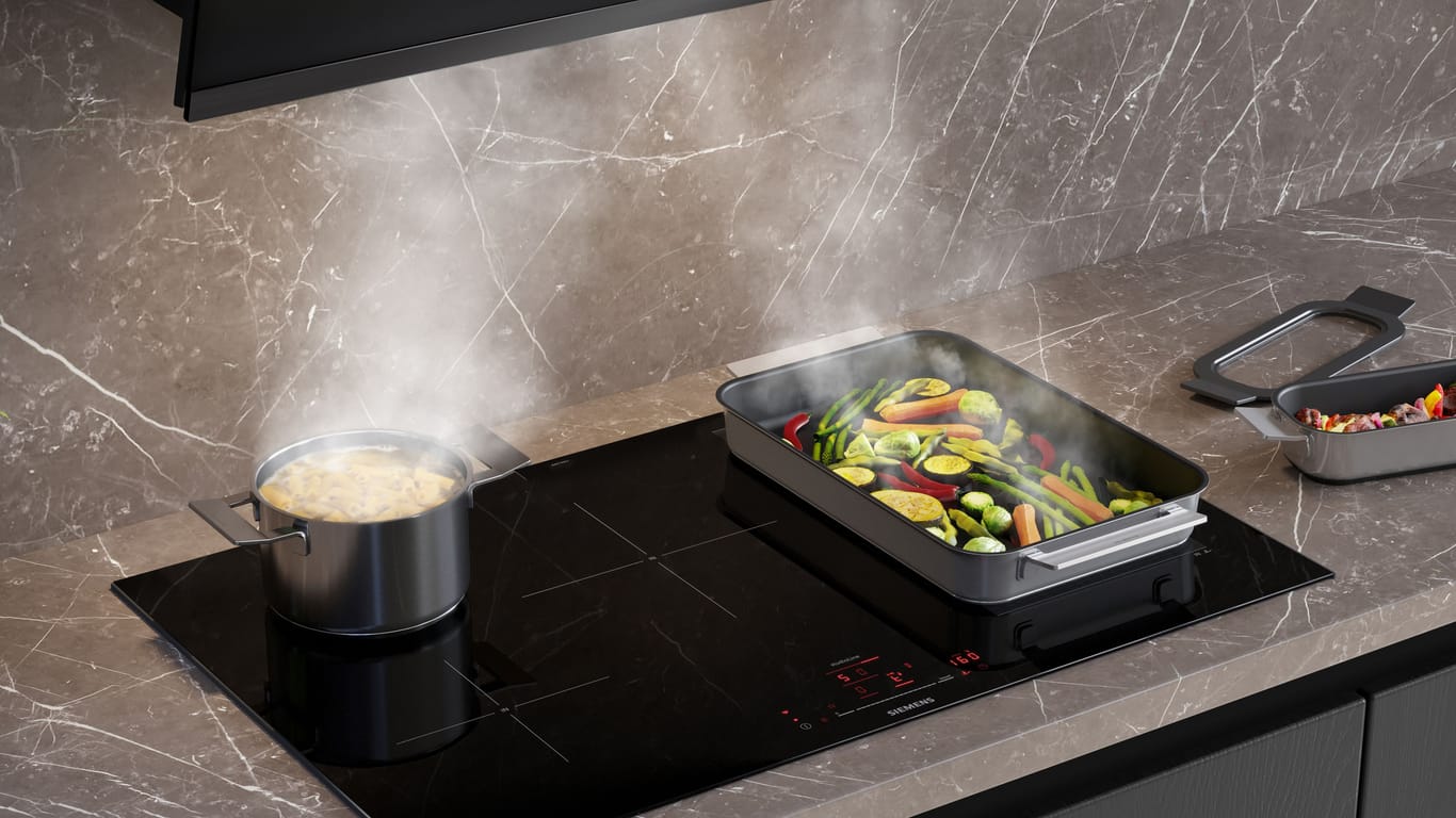 Das neue Kochfeld IQ700 von Siemens. Der "Bratsensor Pro" misst die Temperatur im Kochgeschirr.