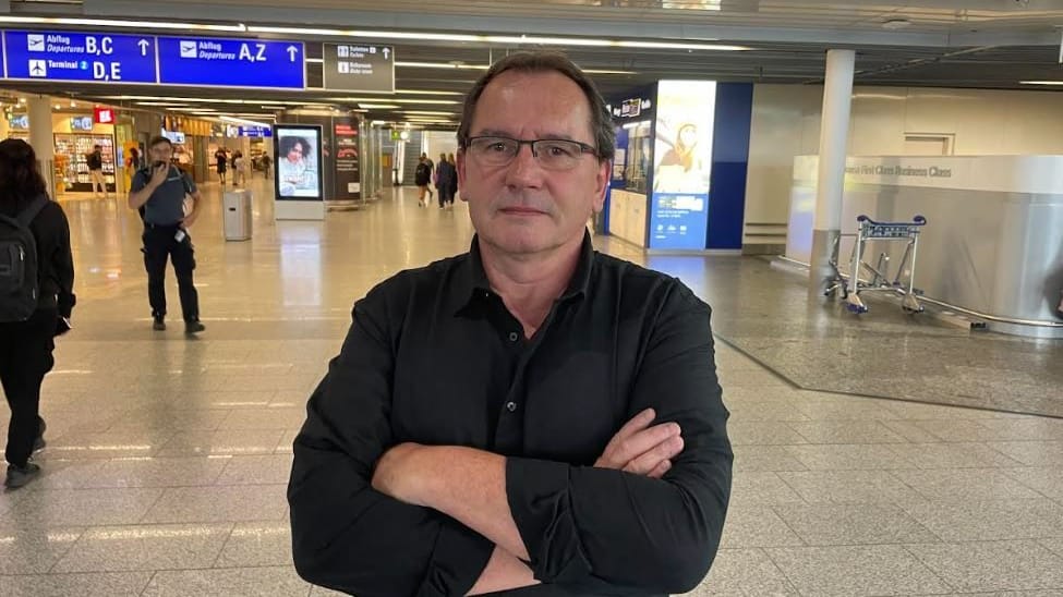 Paul Laslop, Betriebsrat bei Gategourmet: Der 57-Jährige setzt sich für bessere Arbeitsbedingungen am Airport ein.