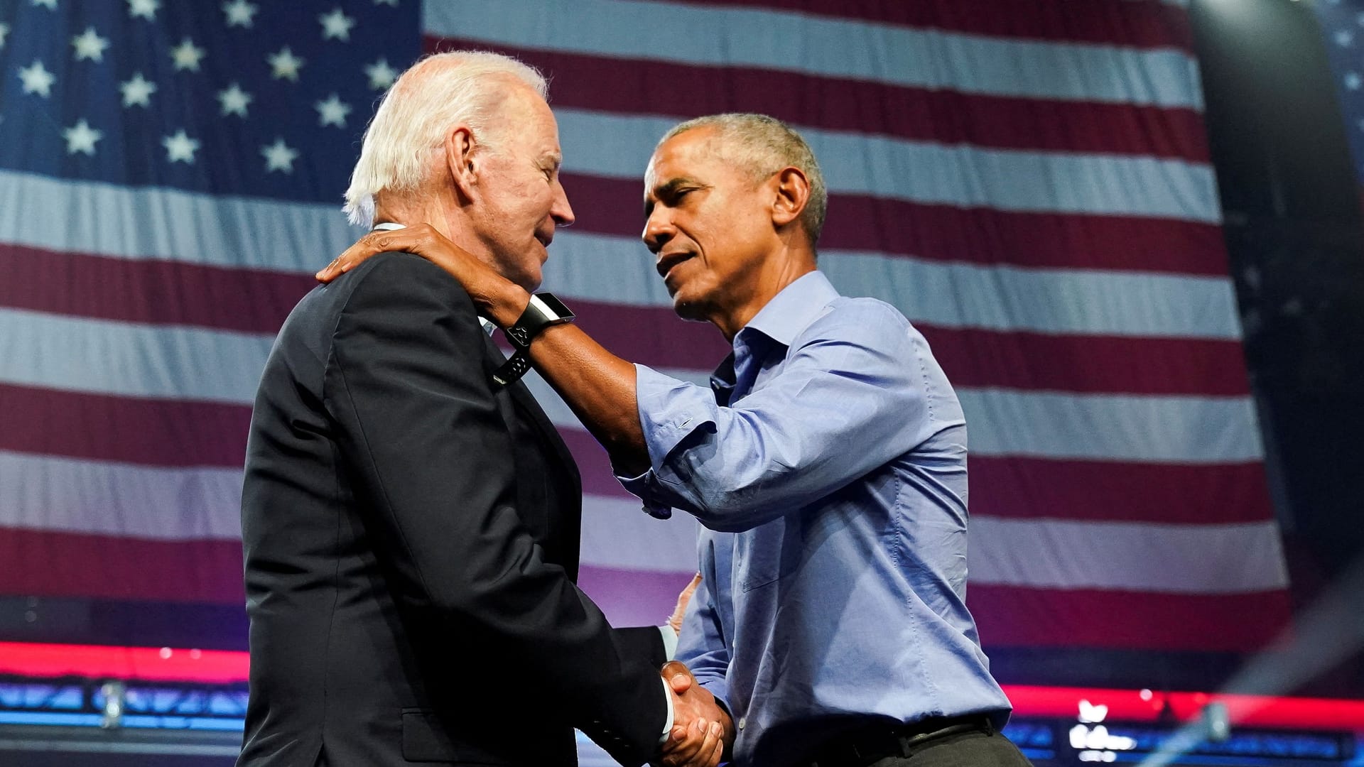 US-Präsident Joe Biden (l) und Ex-Präsident der USA, Barack Obama (Archivbild): Die beiden standen schon im vergangenen Wahlkampf zusammen auf den Bühnen.