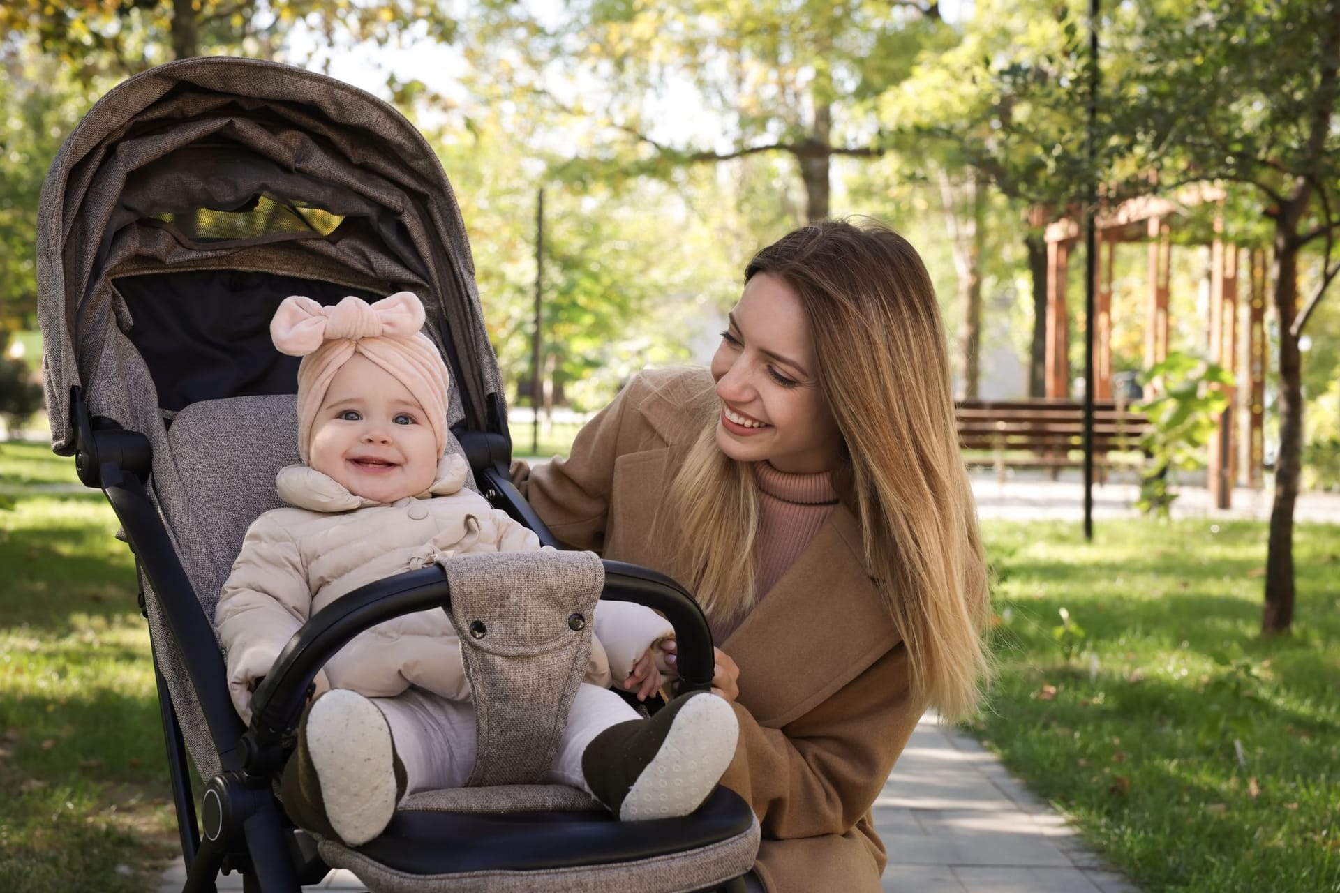 Mit etwa sechs bis neun Monaten ist Ihr Baby reif für den Buggy.