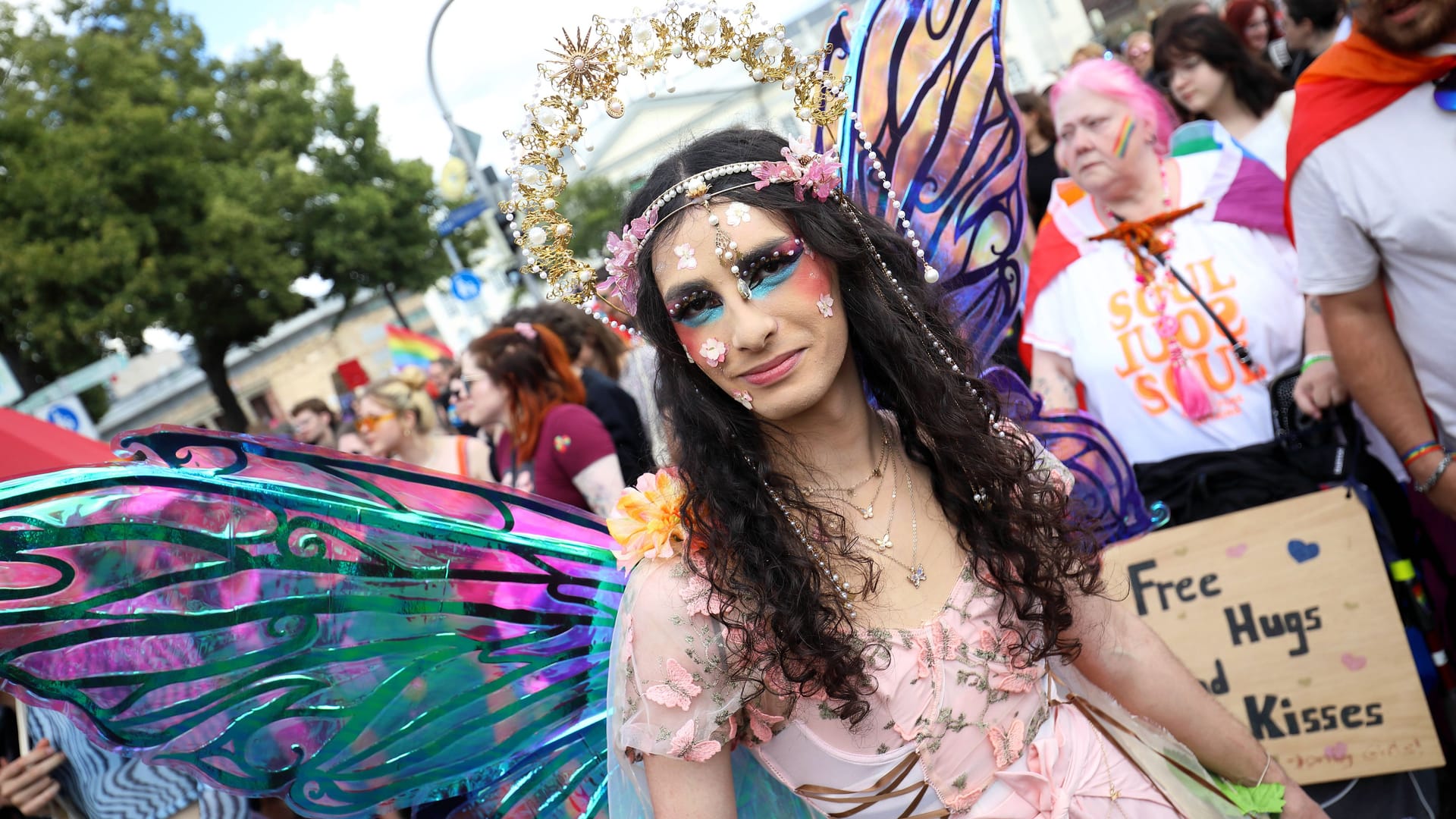 Verkleidete Teilnehmerin bei einem Christopher Street Day (Archivbild): Die Veranstalter geben Tipps für Bremen.