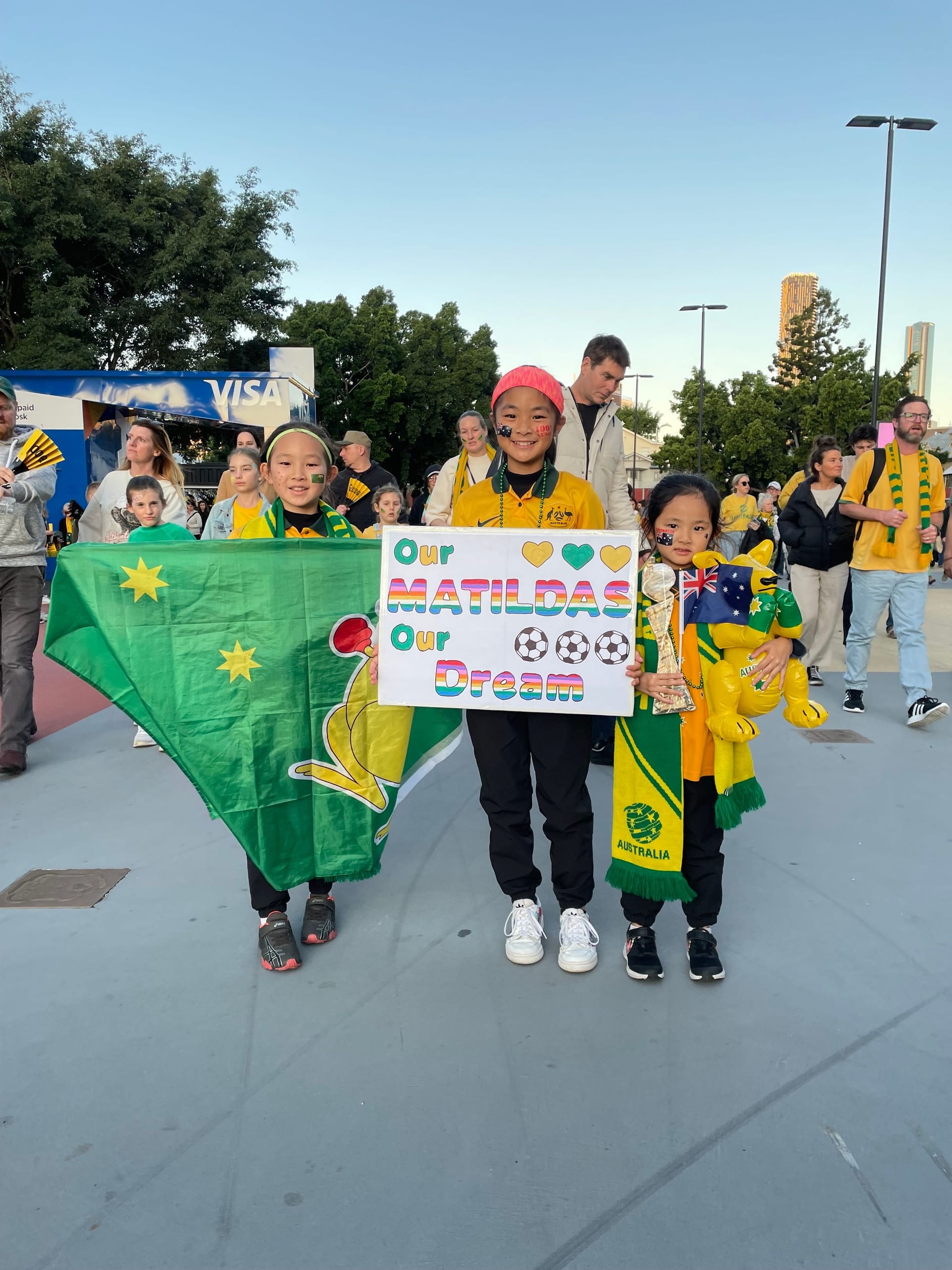 Junge Fans der "Matildas" in Brisbane.