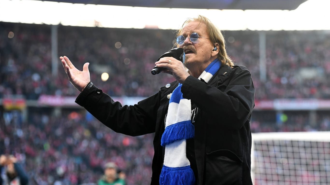 Frank Zander singt im Olympiastadion.