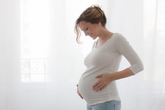 Kein weiter Weg mehr zur Geburt: In diese Wochen fällt der 8. Schwangerschaftsmonat.