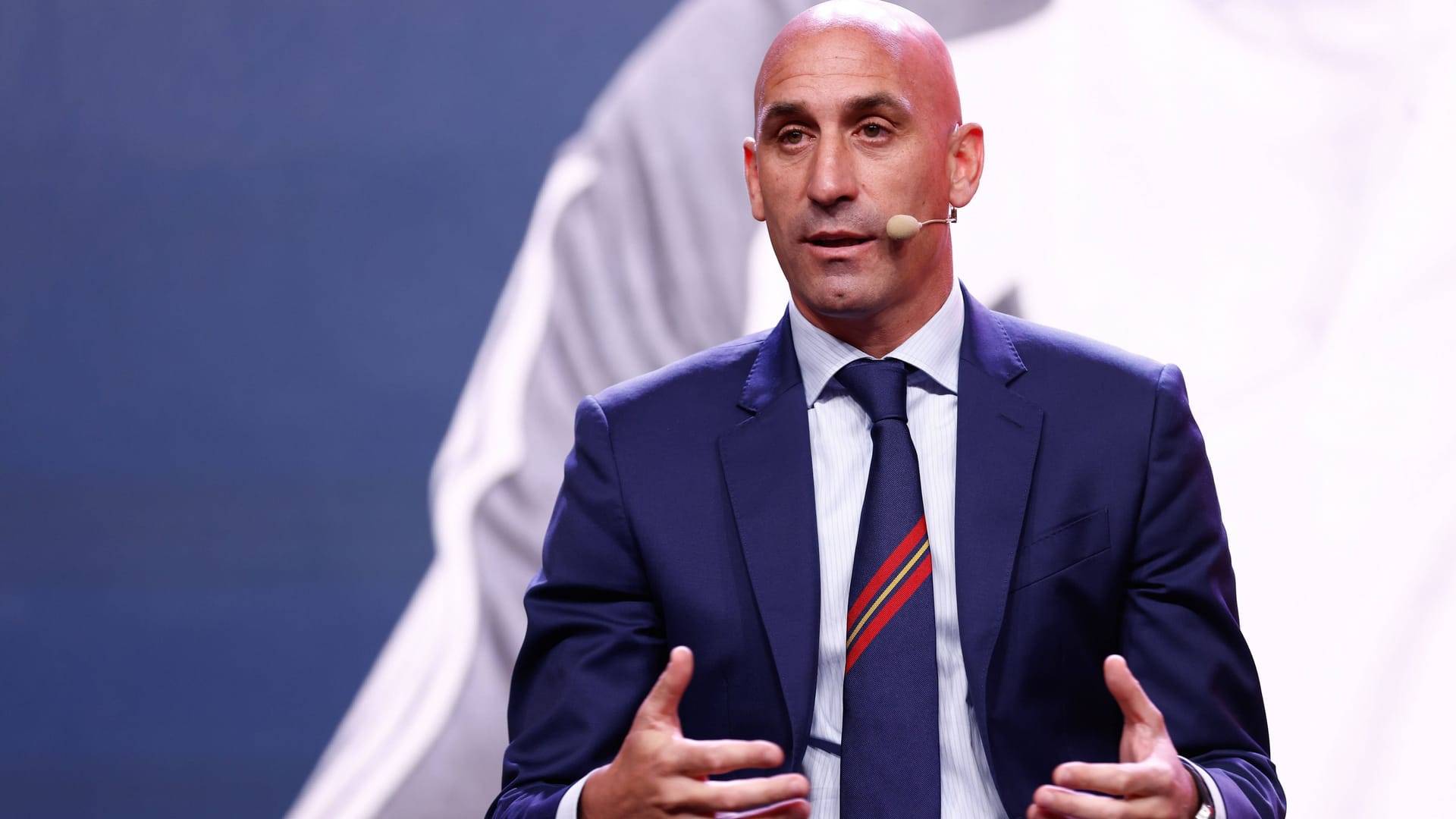 Luis Rubiales: Der 46-Jährige denkt momentan nicht an einen Rücktritt.