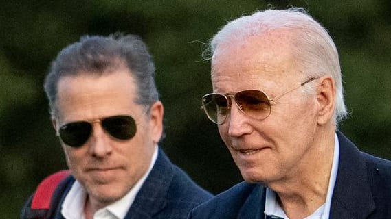 Hunter (l.) und Joe Biden: Der Sohn des Präsidenten könnte bis zu 17 Jahre hinter Gitter kommen.