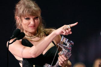 Taylor Swift: Die Sängerin bandelt mit einem Sportstar an.