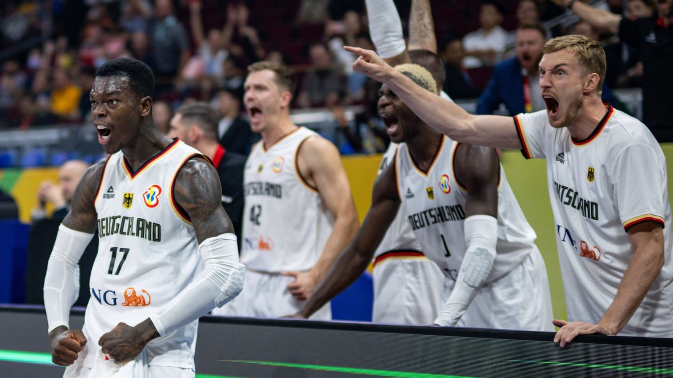 Deutschland jubelt: Das Team steht im Halbfinale der Basketball-WM.