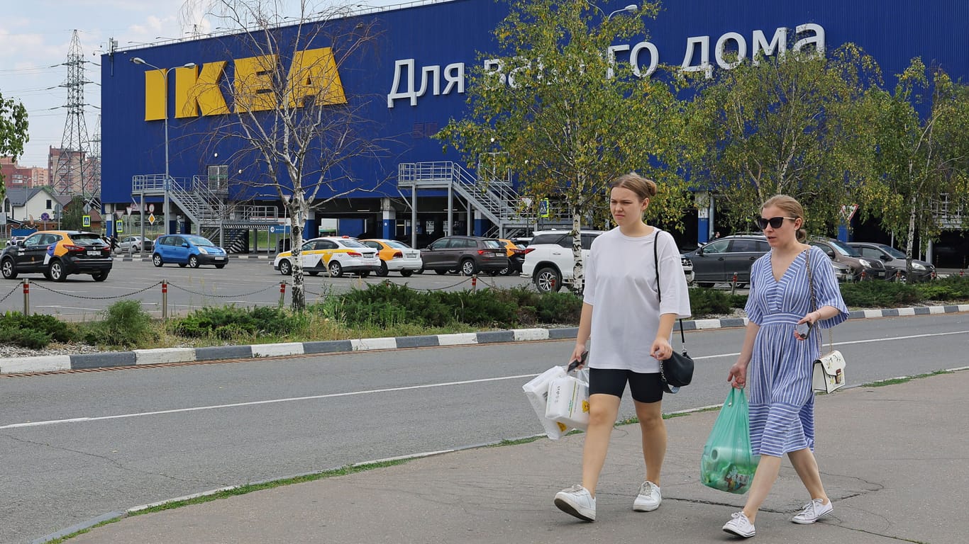 Ikea-Einkaufszentrum nahe Moskau (Archivbild): Der Eigner hat die 14 Einkaufszentren in Russland nun an die Gazprombank verkauft.