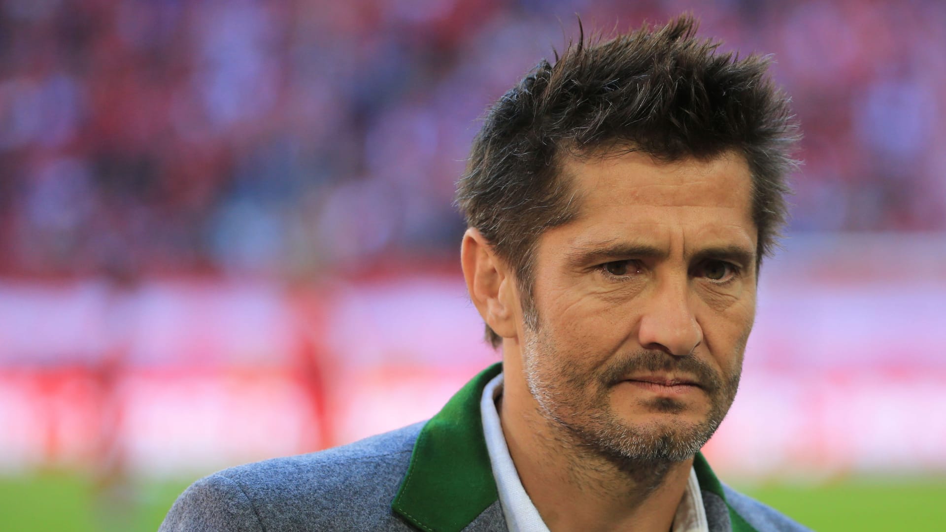 Bixente Lizarazu: Er spielte insgesamt acht Jahre für den FC Bayern. Bixente Lizarazu: Er spielte insgesamt acht Jahre für den FC Bayern.