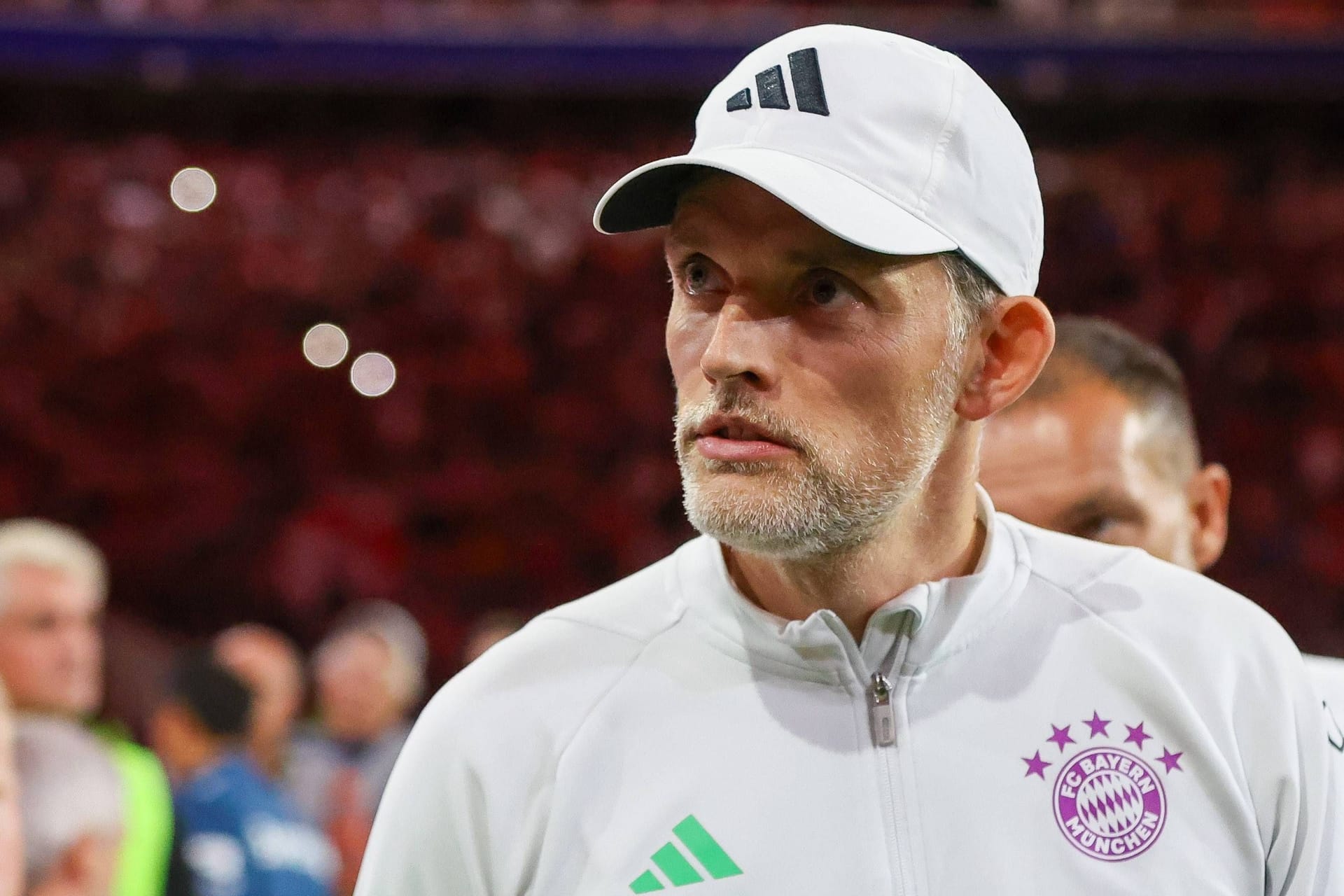 Thomas Tuchel: Der Trainer des FC Bayern muss am Mittwoch auf der Tribüne Platz nehmen.