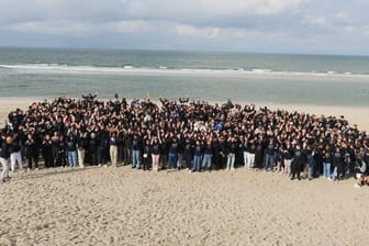 Die Schule am Strand: Mehr als 700 Personen machten sich auf nach Sylt.