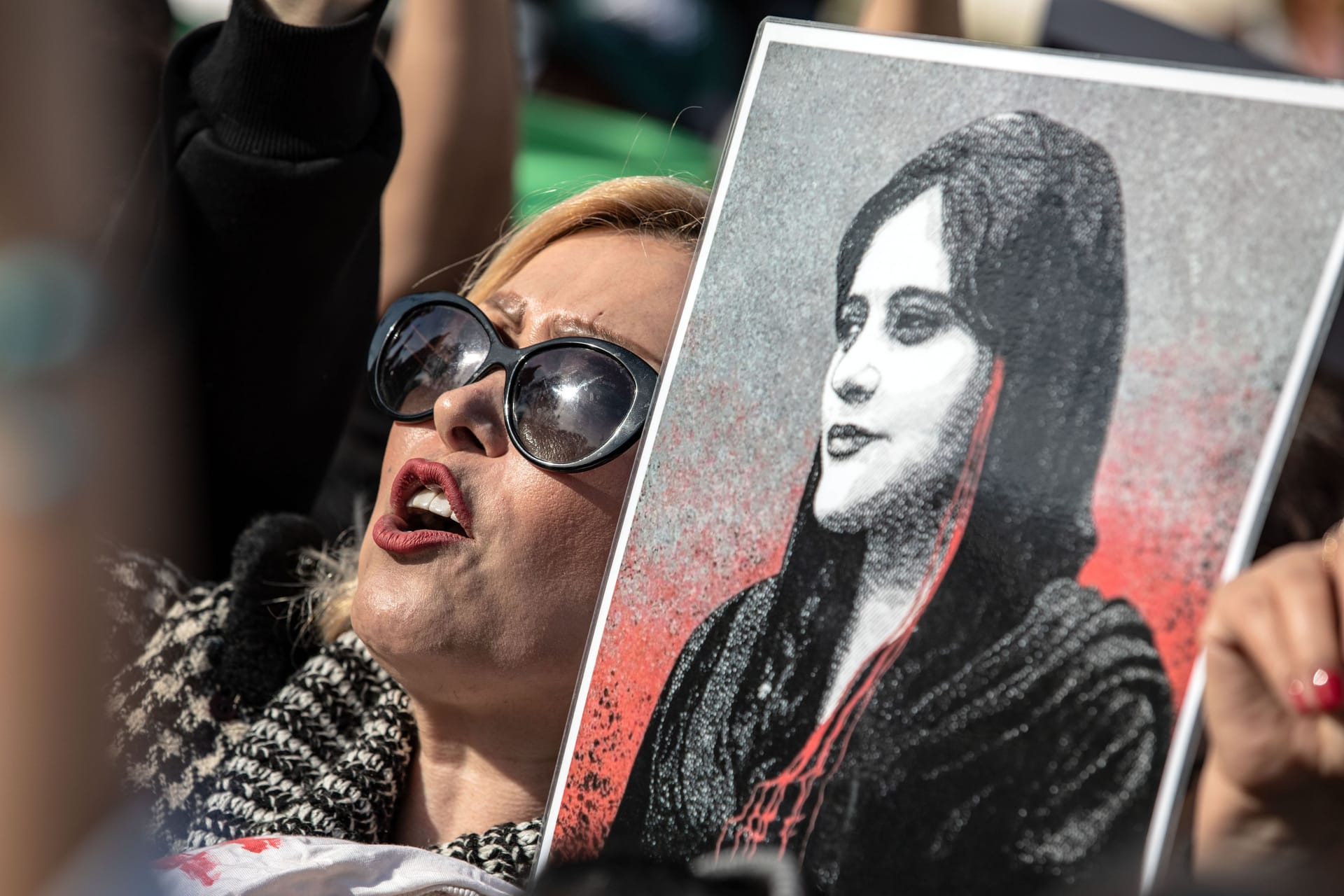 Proteste nach dem Tod von Jina Mahsa Amini: Die iranische Bevölkerung kämpft für Freiheit.