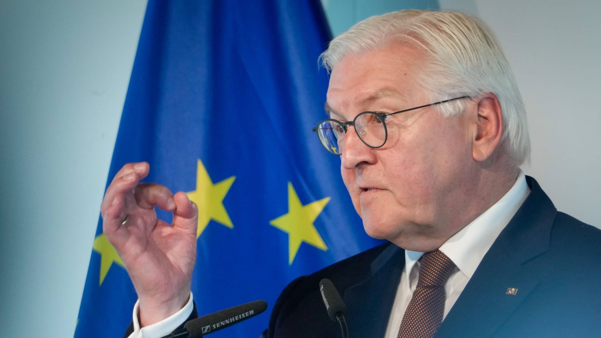 Frank-Walter Steinmeier (Archivbild): Der Bundespräsident fordert eine gerechte Lastenverteilung in der Flüchtlingskrise.