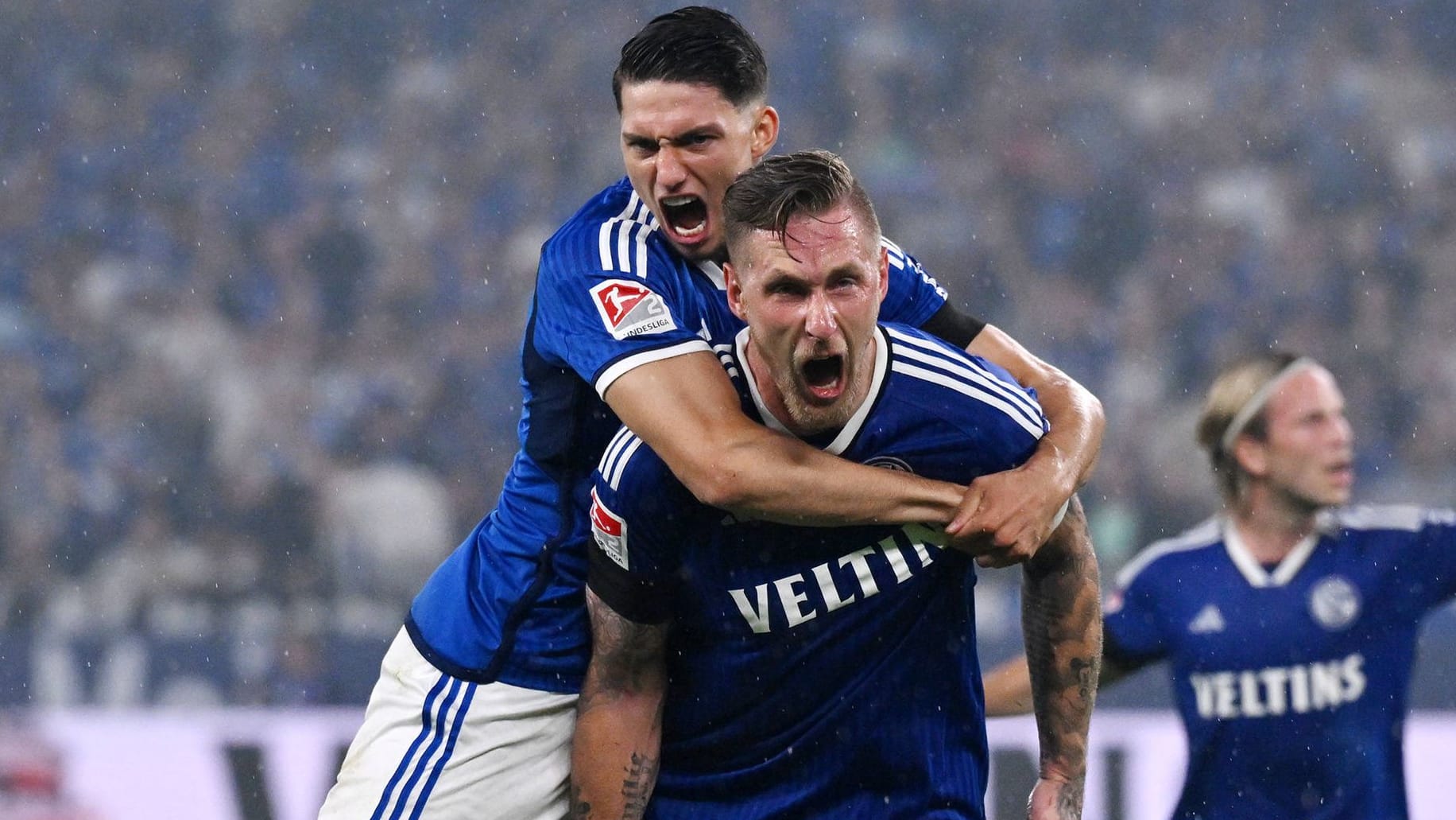 2. Bundesliga: Spektakel mit sieben Toren – Schalke gewinnt wildes Topspiel