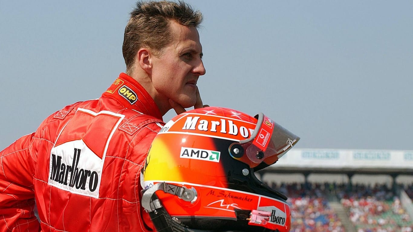 Michael Schumacher beim Freien Training zum Großen Preis von Deutschland 2003. Unter anderem der Helm, den er damals trug, wurde nun versteigert.
